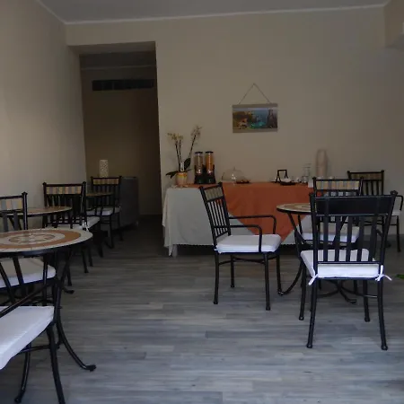 Alojamento de Acomodação e Pequeno-almoço Magna Graecia